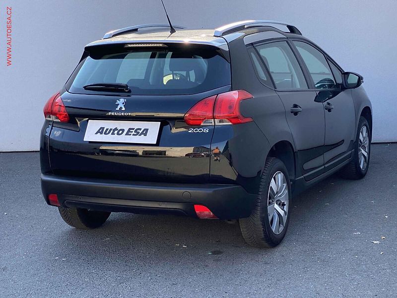 Peugeot 2008 (2015) 1.2 PT, Active, +kola - fotka 4 z 17