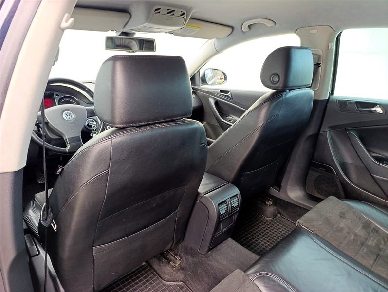 Volkswagen Passat 2,0 TDi Bi-xenon,Kůže,Tempomat - fotka 20 z 30