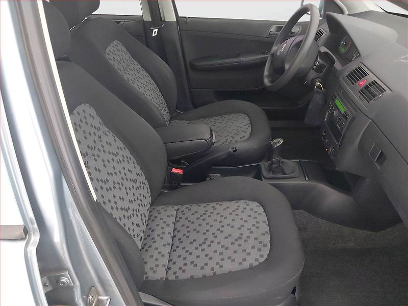 Škoda Fabia (2006) 1.2 12V, po STK, Klima - fotka 9 z 14