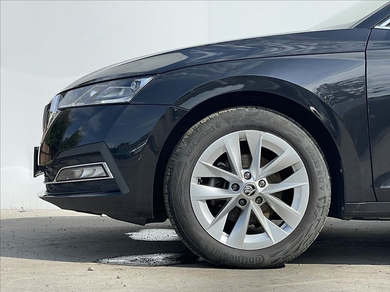 Škoda Octavia 2,0 TDI DSG Style Plus Top ACC - fotka 20 z 23