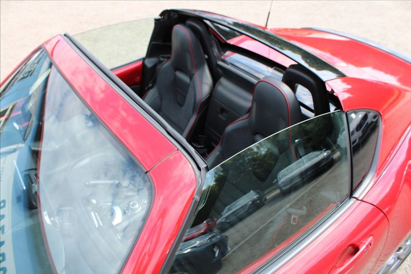 Mazda MX-5 2,0 i  RF,NOVÉ V ČR,1.MAJITEL - fotka 25 z 33