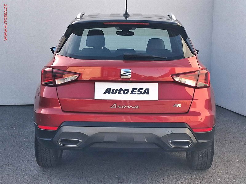 Seat Arona (2023) 1.0 TSi, FR, LED, kamera - fotka 5 z 19