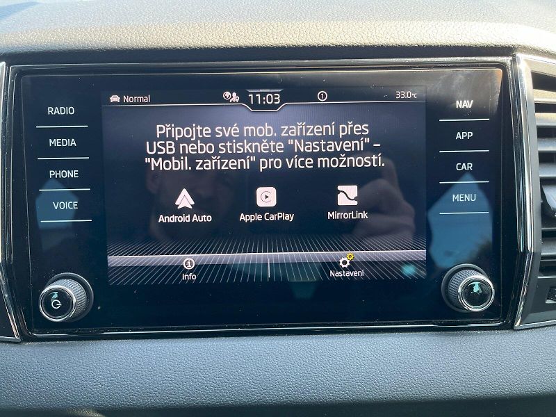 Škoda Karoq (2023) 1.5 TSI 110kW Style - fotka 25 z 28