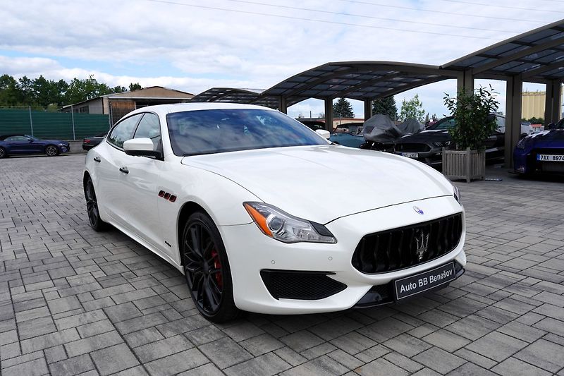 Maserati Quattroporte S Q4 3.0i V6/410 PS/automat/B& - fotka 8 z 50