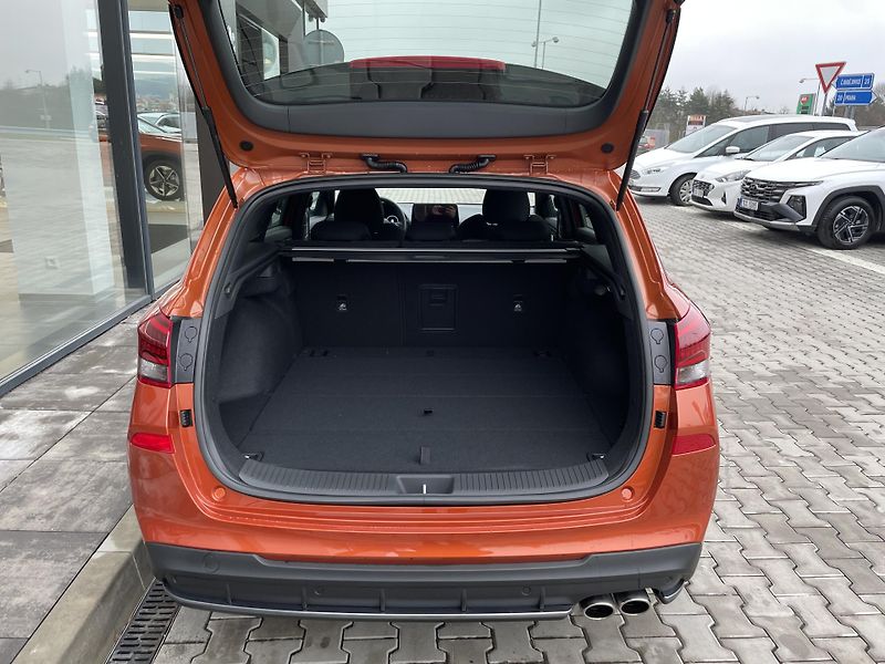 Hyundai i30 1,5T-GDI MHEV 103kW N-line MAN - fotka 7 z 32