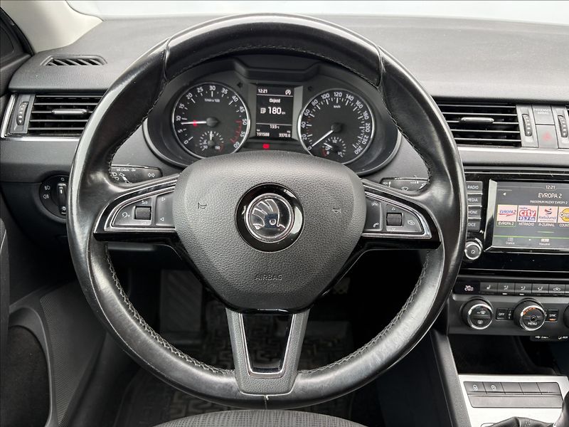 Škoda Octavia 2,0 TDI 110 KW MANUAL STYLE CZ - fotka 9 z 24