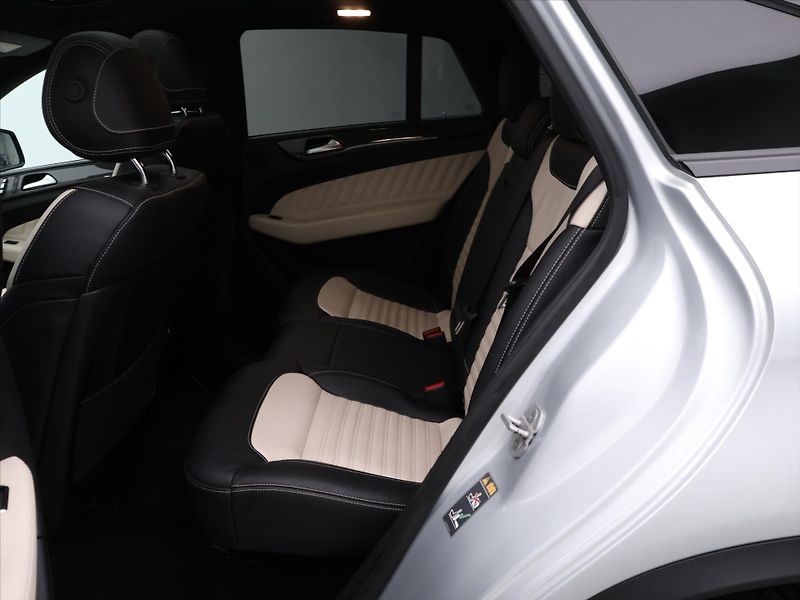 Mercedes-Benz GLE 3,0 350d 190kW 4Matic CZ DPH - fotka 15 z 36