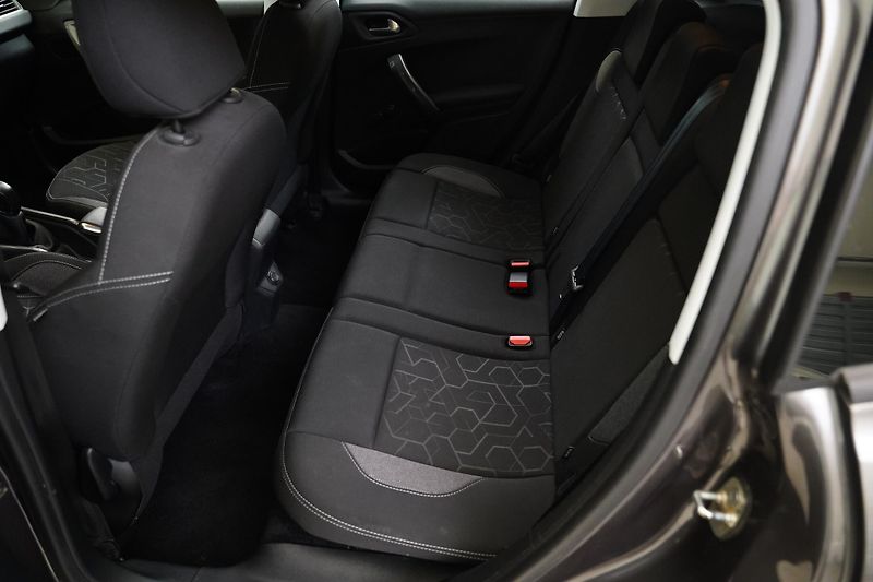 Peugeot 2008 - fotka 26 z 32