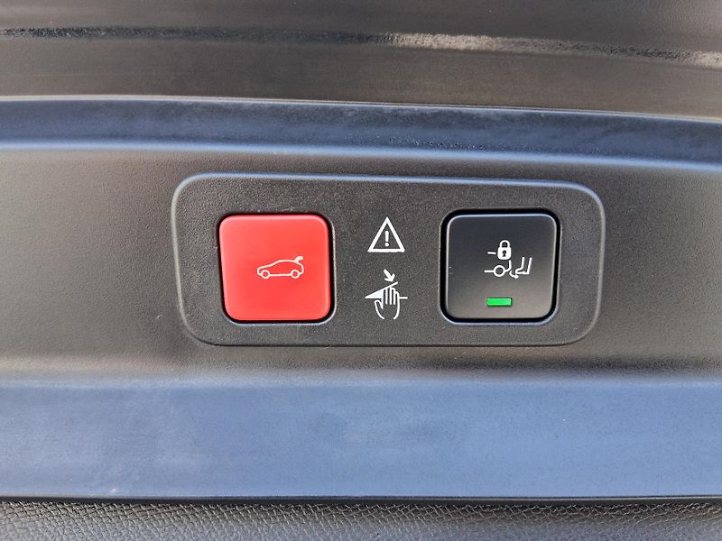 Peugeot 5008 GT 2.0 BlueHDi 130 kW - fotka 24 z 31