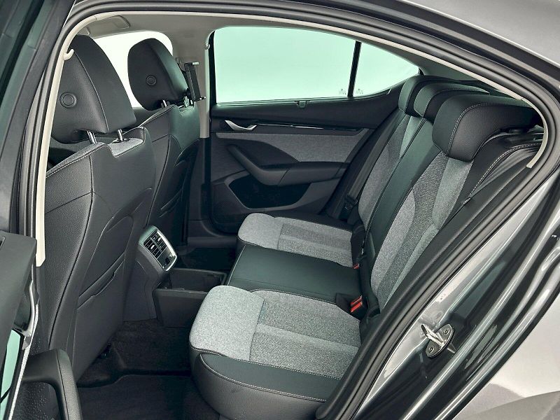 Škoda Octavia (2025) 1.5TSI 85kW Top Selection - fotka 8 z 31