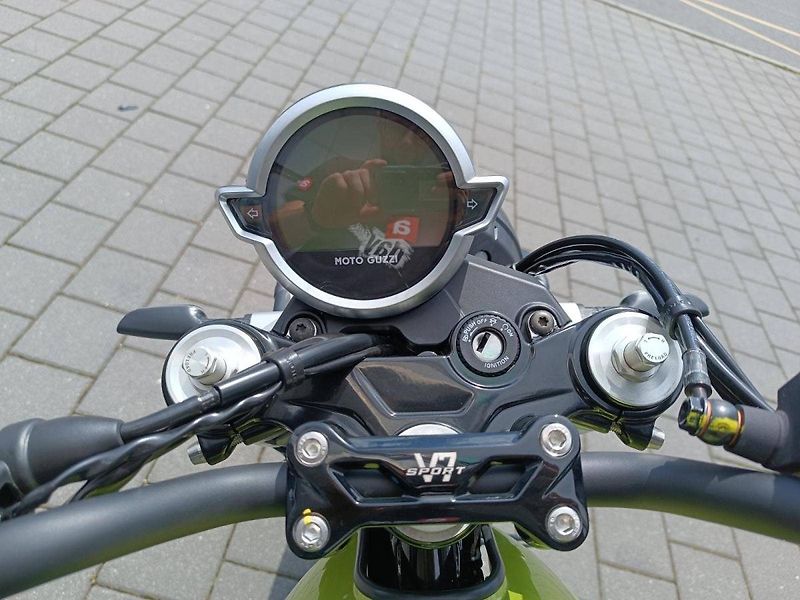 Moto Guzzi V 7 Stone Ten (2026) V7 850 Sport E5+ Verde Legnano - fotka 12 z 13
