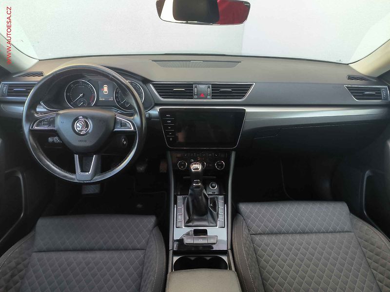 Škoda Superb (2019) 2.0 TDi, navi, bixen - fotka 8 z 27