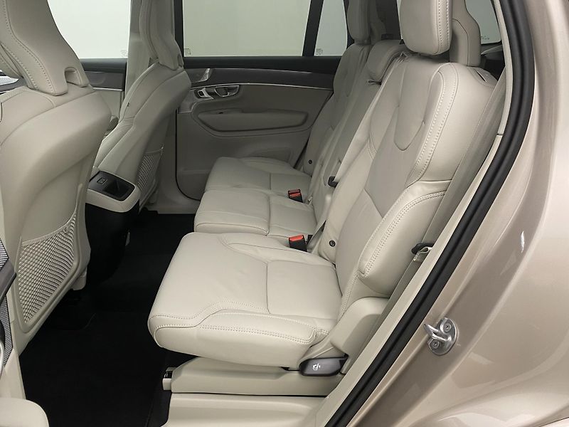 Volvo XC90 (2026) B5 AWD AUT BRIGHT PLUS 7míst - fotka 3 z 71