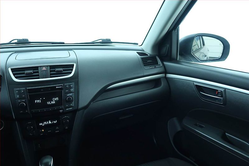Suzuki Swift (2011) 1.2, Automat, Serv.kniha - fotka 8 z 21