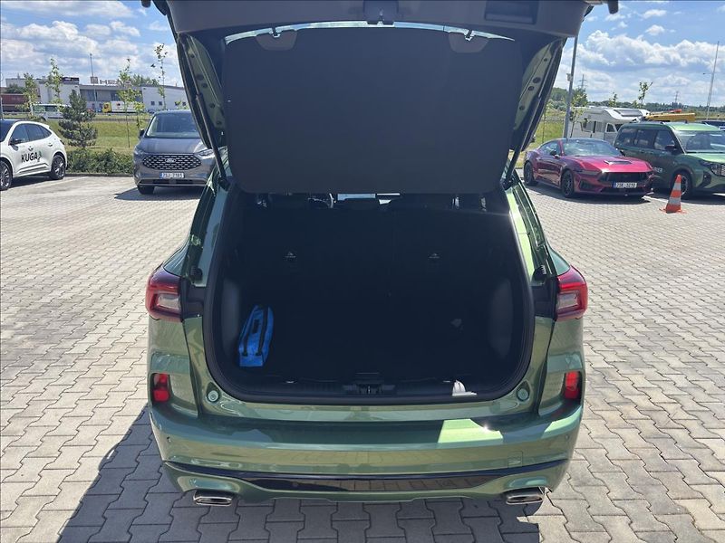 Ford Kuga 1,5 EcoBoost 137 kW ST-Line - fotka 11 z 27