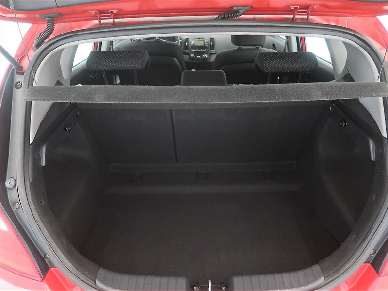 Hyundai i30 (2010) 1.4 CVVT, nová STK, zamluveno - fotka 11 z 13