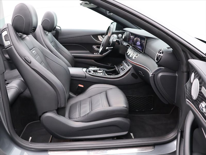 Mercedes-Benz Třídy E 3,0 53 320kW AMG 4Matic+ DPH - fotka 25 z 53