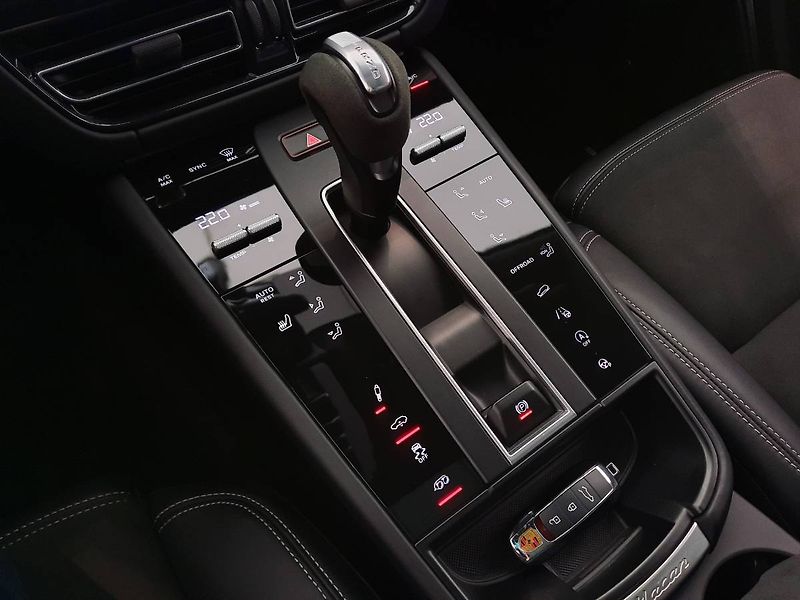 Porsche Macan (2024) GTS (324kW/440k) PDK - fotka 13 z 27