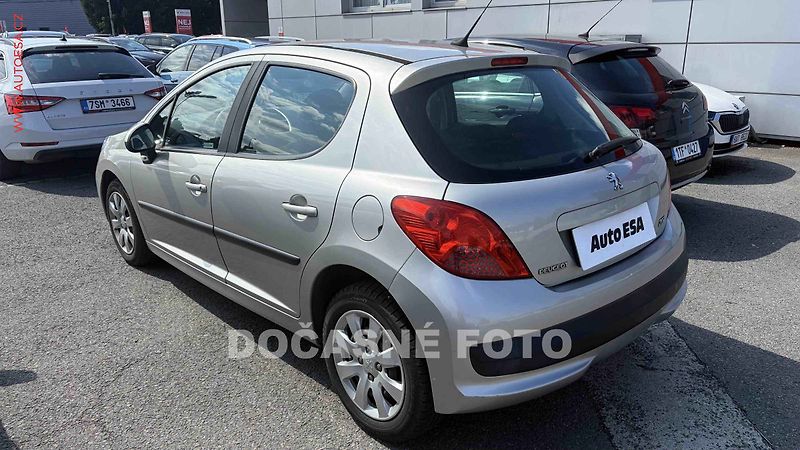 Peugeot 207 (2008) 1.4i, 2.maj,ČR, AC - fotka 2 z 3