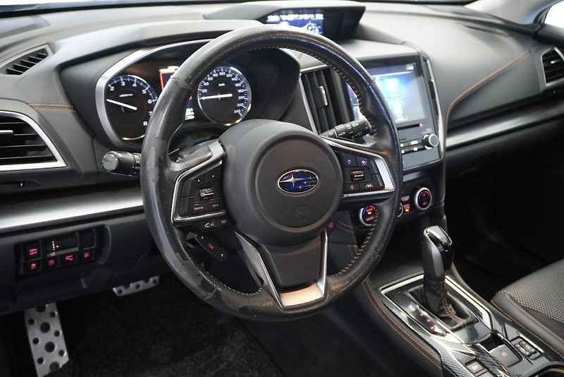 Subaru XV 2,0I LINEAR 4WD AUT. - fotka 13 z 34