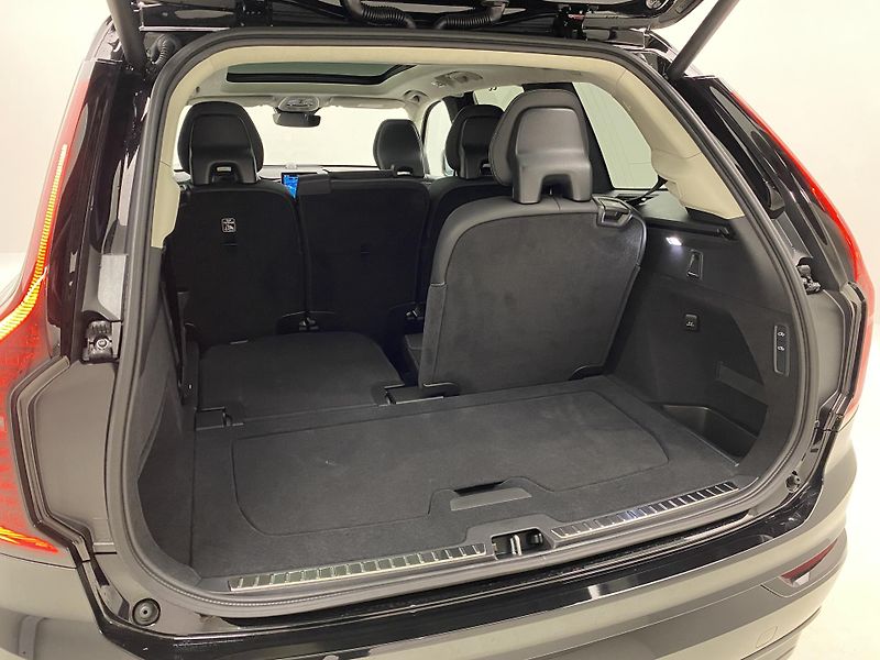 Volvo XC90 (2026) T8 AWD RECHARGE DARK ULTRA - fotka 24 z 76
