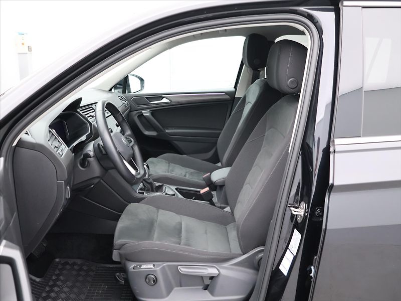 Volkswagen Tiguan Allspace 2,0 TDI DSG 4M CZ Elegance DPH - fotka 12 z 29