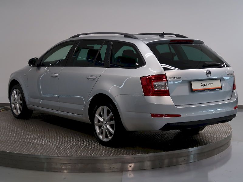 Škoda Octavia (2016) JOY 2.0TDI 110kW 4X4 TAŽNÉ XEN - fotka 7 z 34