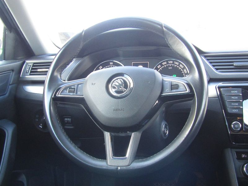 Škoda Superb (2016) 2.0 TDI 140 kW DSG  1.MAJITEL - fotka 17 z 45