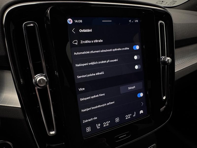 Volvo XC40 B3 DARK PLUS CZ 1.maj - fotka 38 z 48