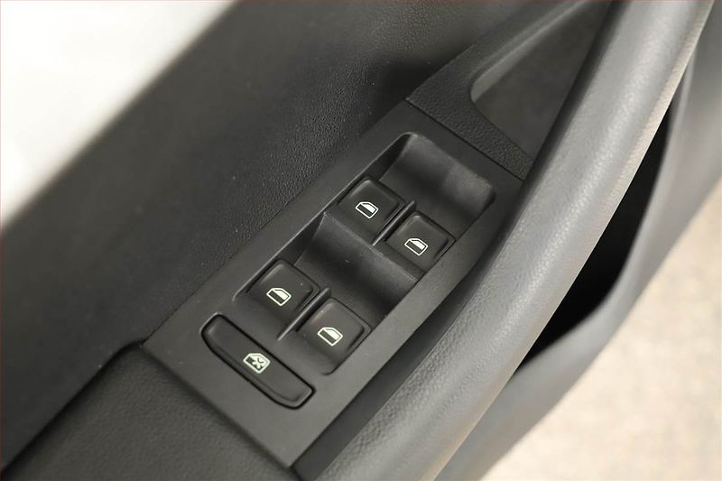 Škoda Octavia (2014) 1.6 TDI, Automat, Navi - fotka 12 z 15
