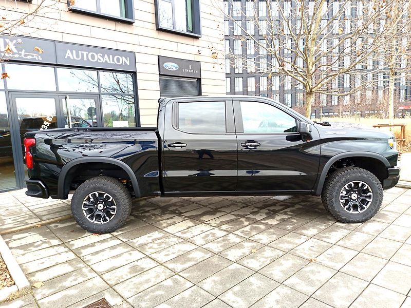 Chevrolet Silverado (2025) ZR2, rezervováno - fotka 3 z 19