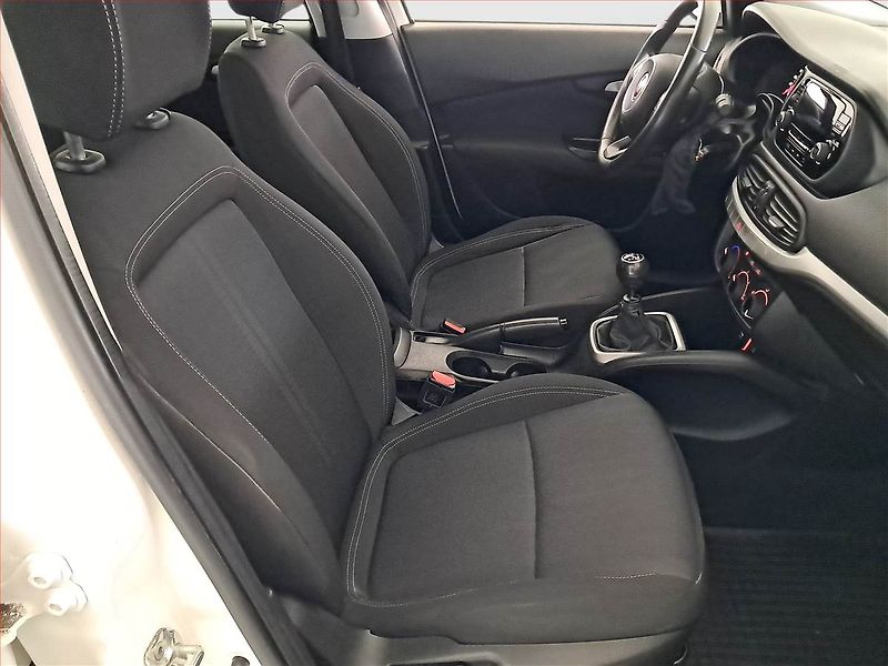 Fiat Tipo (2017) 1.4 16V, ČR,1.maj, Serv.kniha - fotka 9 z 14