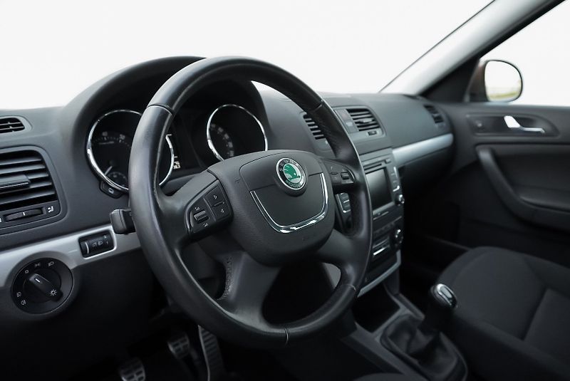 Škoda Yeti 1.4 TSI 90kW AMBITION - fotka 16 z 29