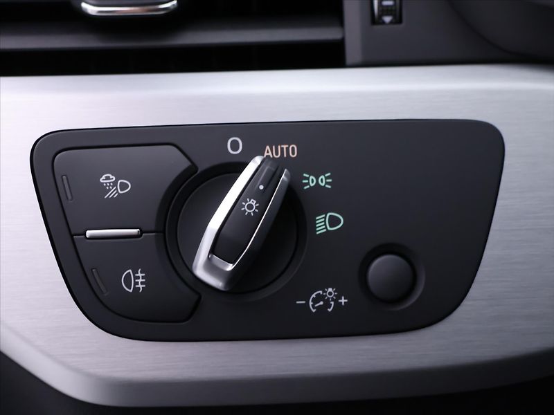 Audi A5 3.0 TDI 210kW quattro DPH CZ - fotka 18 z 41