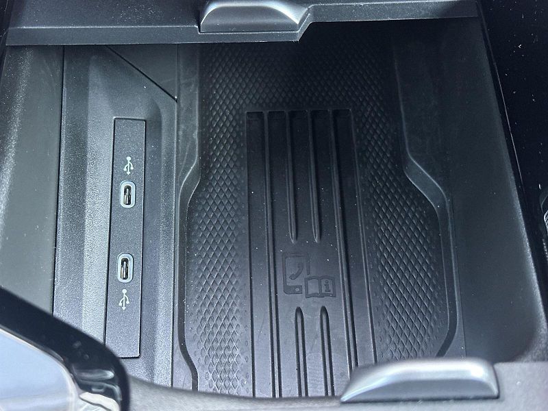 Škoda Superb (2025) Combi 1.5 TSI iV DSG L&K - fotka 27 z 43