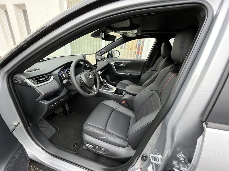 Toyota RAV4 2.5 TNGA PHEV Executive JBL - fotka 12 z 28