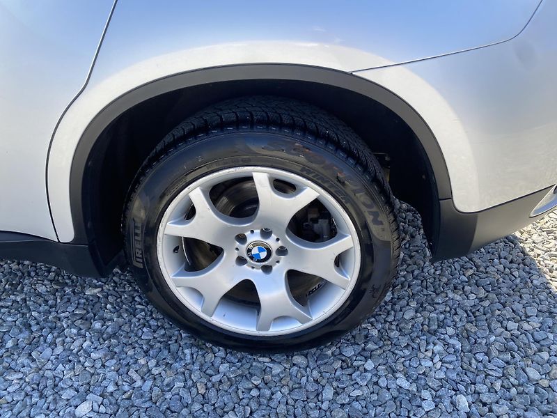 BMW X6 4.0D 4x4 310PS FULL CZ DPH 1A! - fotka 35 z 166