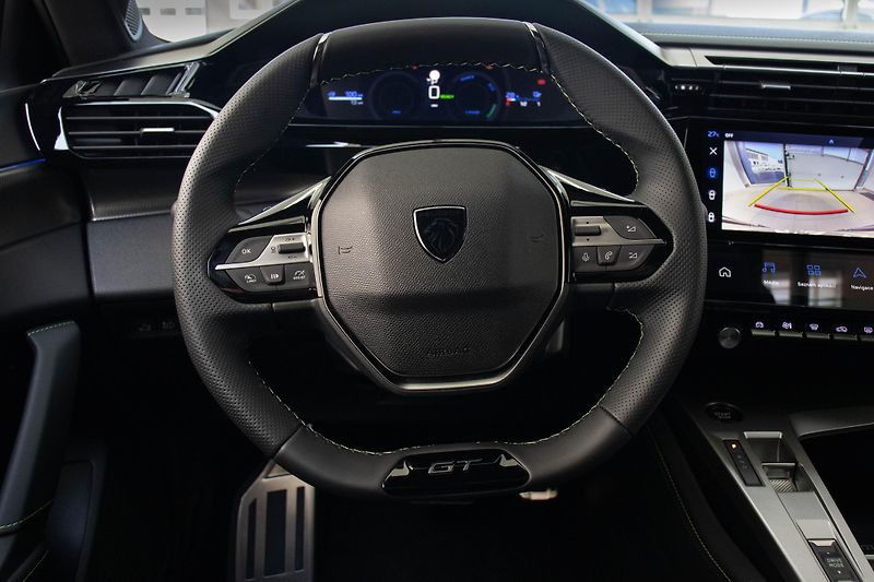 Peugeot 308 (2026) SW GT Elektro 115 kW 58 kWh - fotka 10 z 15