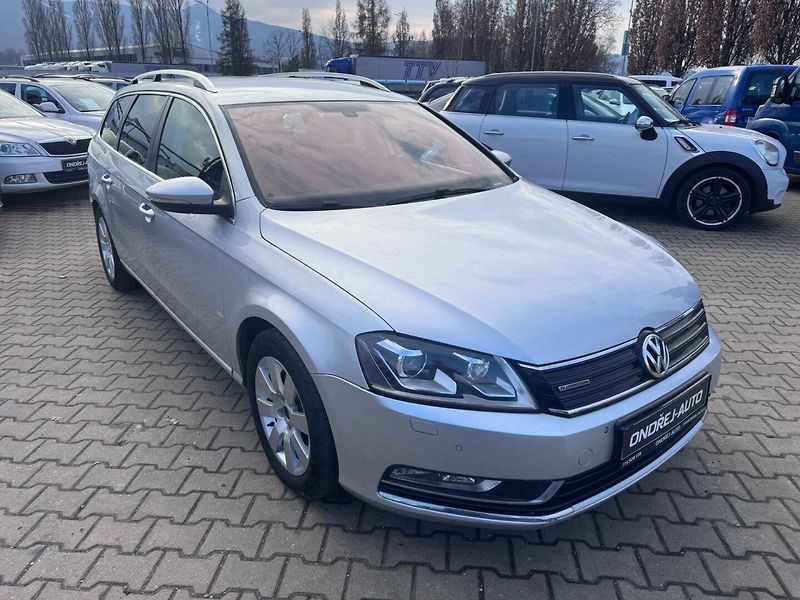 Volkswagen Passat (2012) 1,6 TDI 77 KW KOLA STK - fotka 8 z 46
