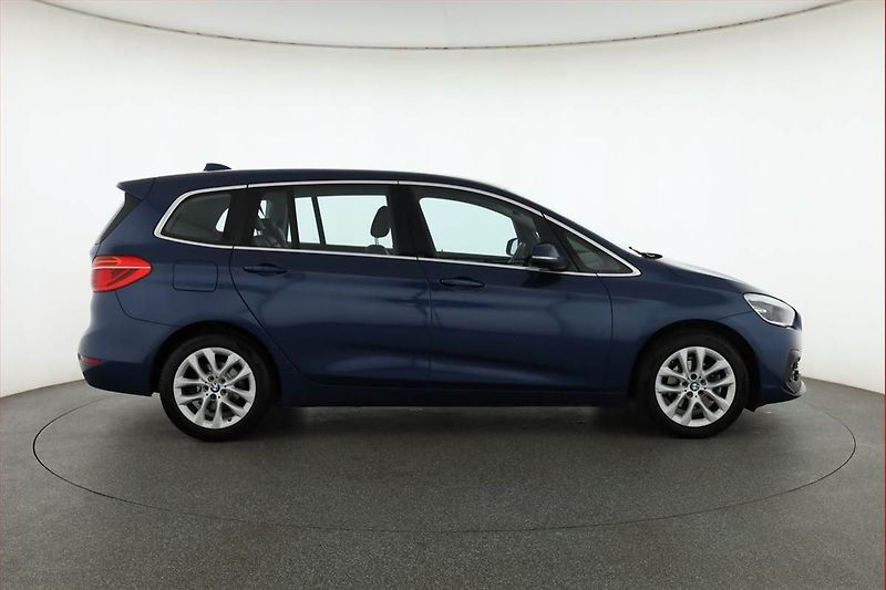 BMW Řada 2 (2021) 216d Gran Tourer, Automat - fotka 6 z 19