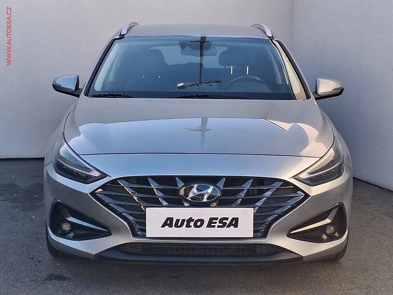 Hyundai i30 (2022) 1.5T-GDi 48V MHEV, ČR, Style - fotka 2 z 20