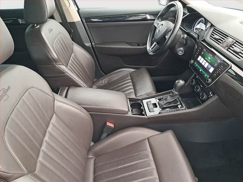 Škoda Superb (2017) Laurin&Klement 2.0 TDI 4x4 - fotka 9 z 16
