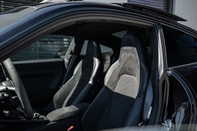 Porsche 911 Carrera GTS Coupe - fotka 20 z 28