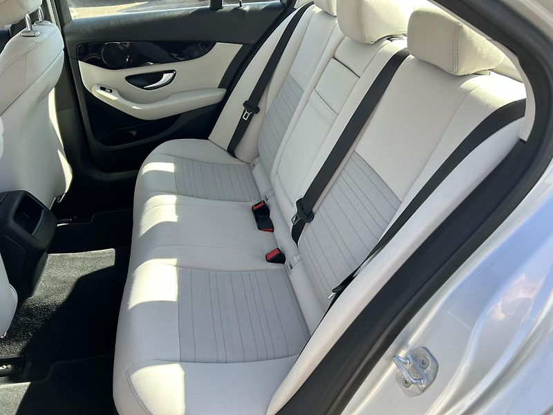 Mercedes-Benz Třídy C (2015) C180 1,6 115KW SEDAN TOP STAV  - fotka 13 z 24