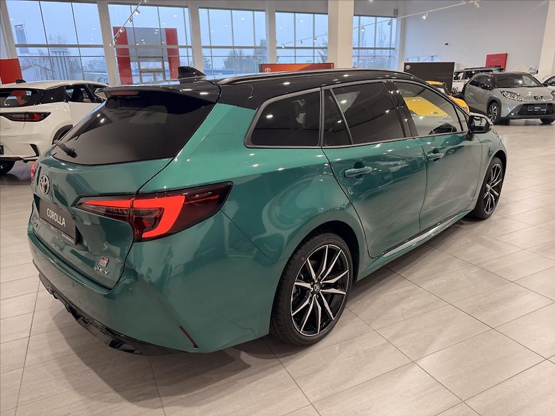 Toyota Corolla (2025) 1,8 Hybrid (140k) GR Sport - fotka 6 z 12