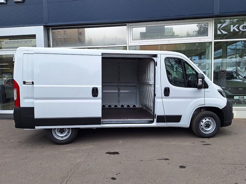 Peugeot Boxer (2026) FG 3000 L2H1 BHDi 120k MAN6 - fotka 8 z 17