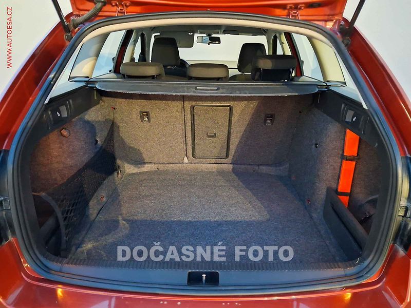 Škoda Octavia (2015) 1.6 TDi, 2.maj,ČR, Style - fotka 7 z 17