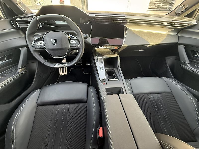 Peugeot 408 (2025) 408 GT Hybrid 136 e-DCS6 - fotka 15 z 20