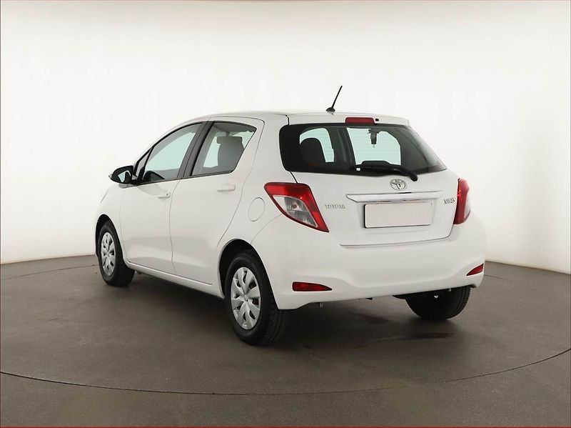 Toyota Yaris (2013) 1.33 Dual VVT-i - fotka 4 z 13