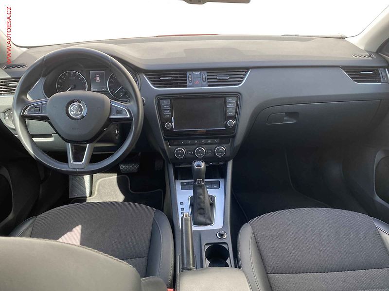 Škoda Octavia (2013) 1.6 TDi, Elegance, DSG - fotka 8 z 18